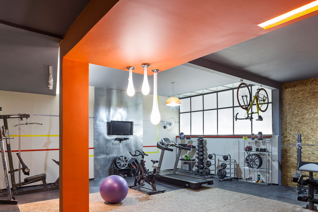 03-como-criar-uma-academia-de-ginastica-em-um-quarto-vazio