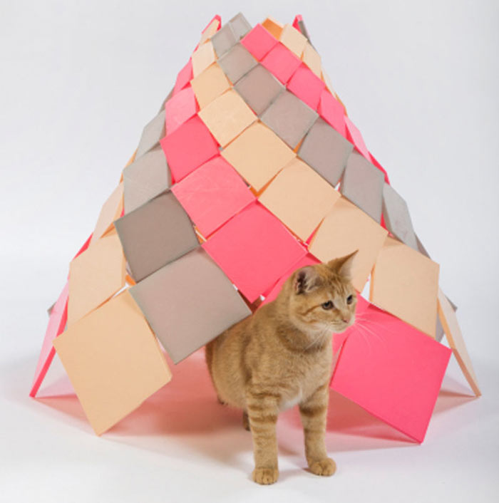 03-escritorios-famosos-assinam-casas-divertidas-para-gatos