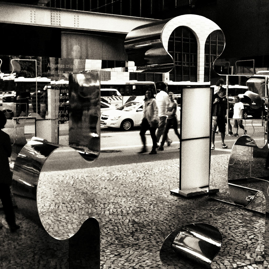 03-fotografo-captura-detalhes-da-metropole-na-serie-sao-paulo-cinza