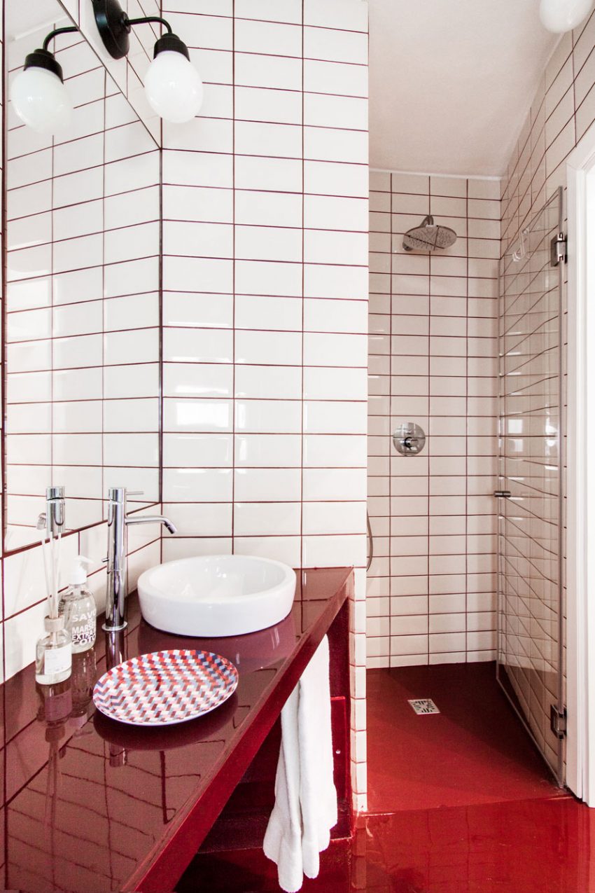 06-casa-com-cores-intensas-e-cheia-de-surpresas-no-decor