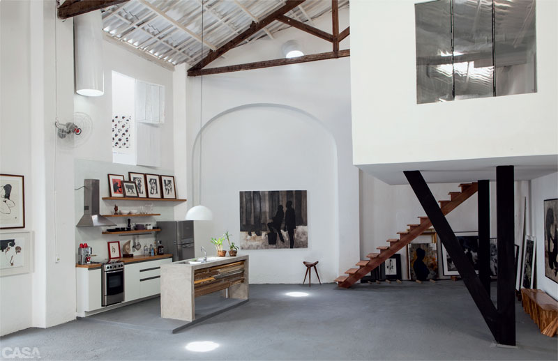 07-galpao-antigo-em-fortaleza-vira-atelie-e-casa-de-um-pintor