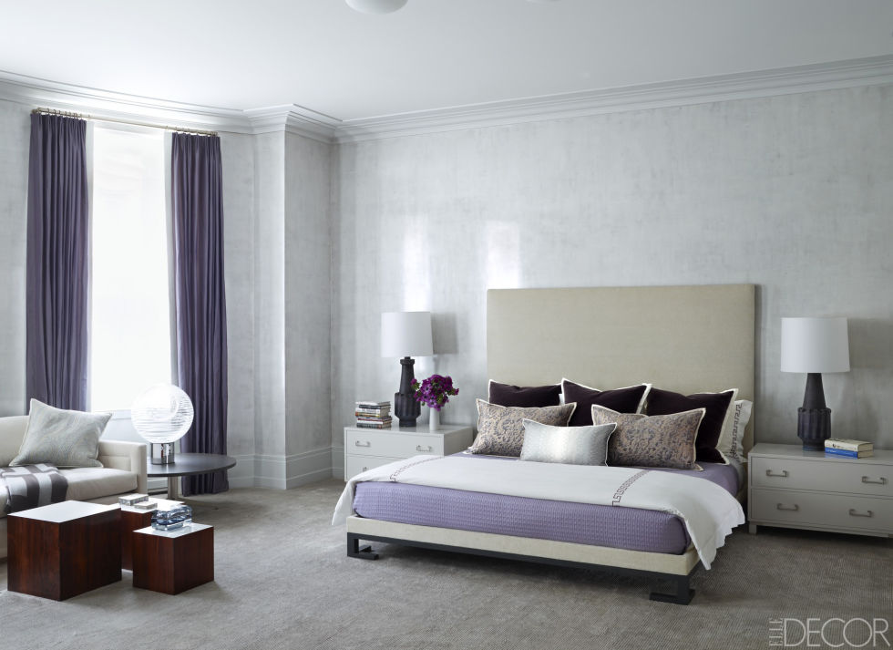 08-quarto-cinza-com-roxo-mistura-serena-e-elegante-Simon Upton