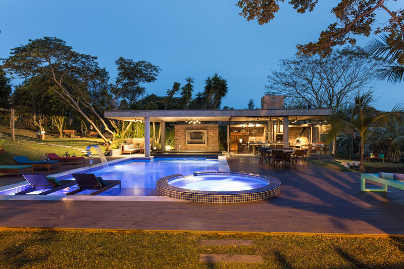 1-casa-com-piscina-bar-molhado-e-forno-a-lenha-na-area-externa 1-casa-com-piscina-bar-molhado-e-forno-a-lenha-na-area-externa