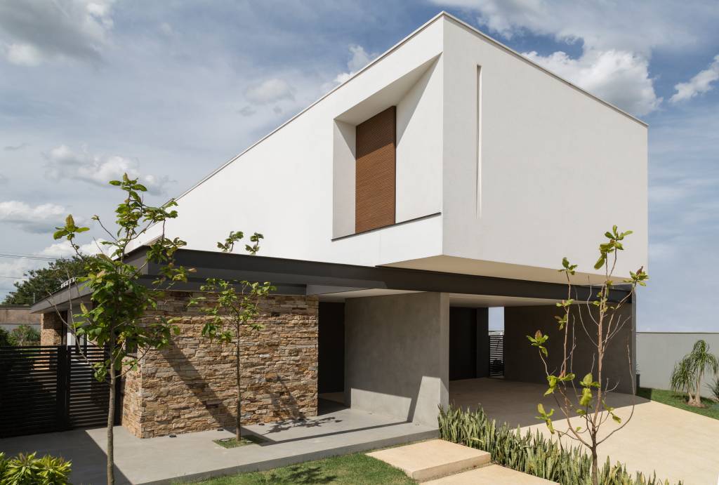 13-Casa em Campinas tem arquitetura minimalista e luz natural abundante