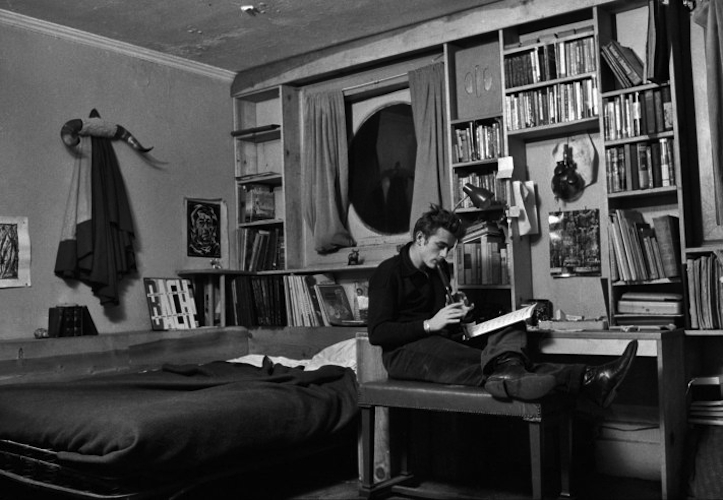 1953-james-dean-nyc-apartment-dennis-stock1