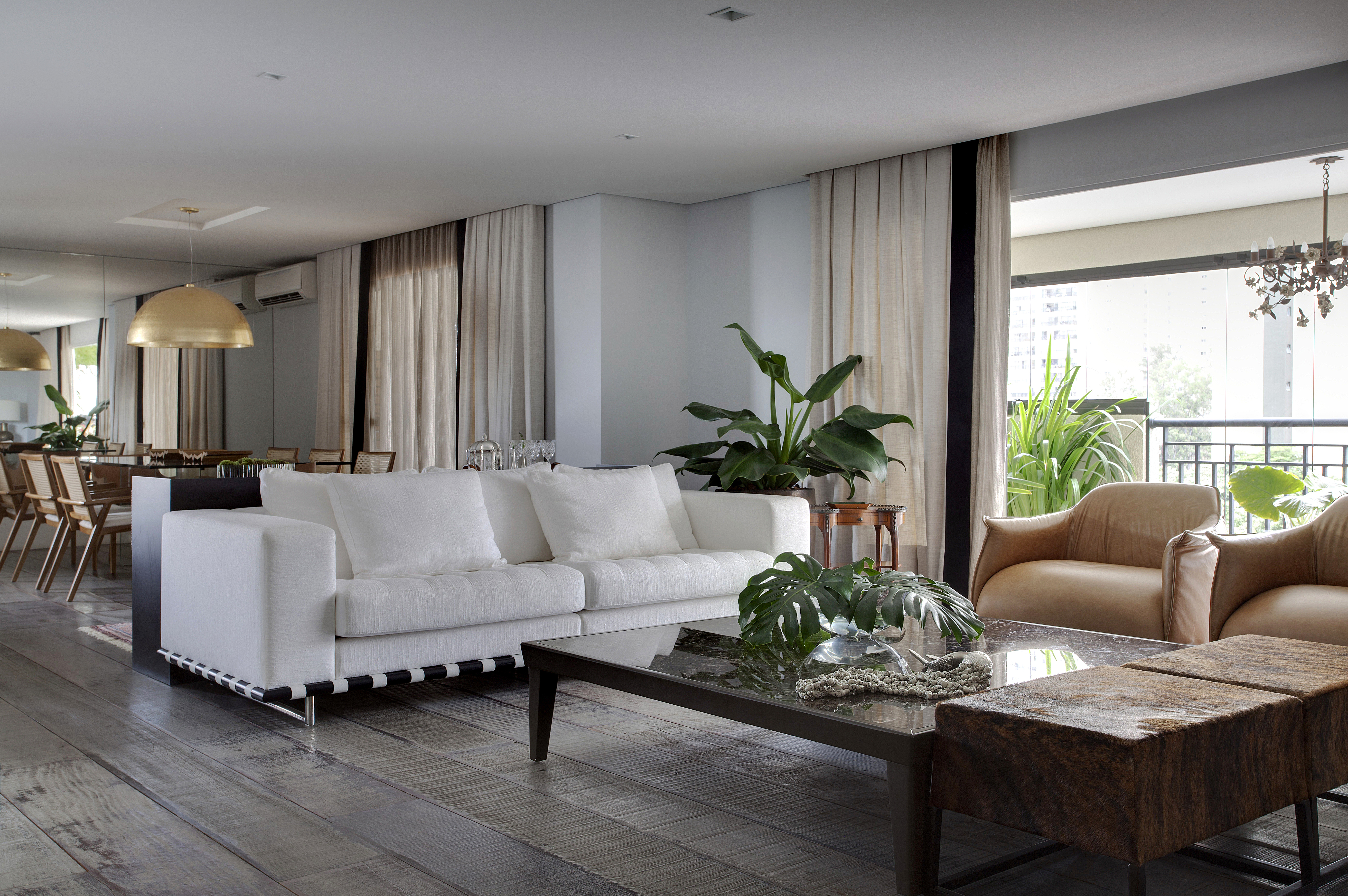 2-Apê de 300 m² com piso de madeira de demolição e cara de casa