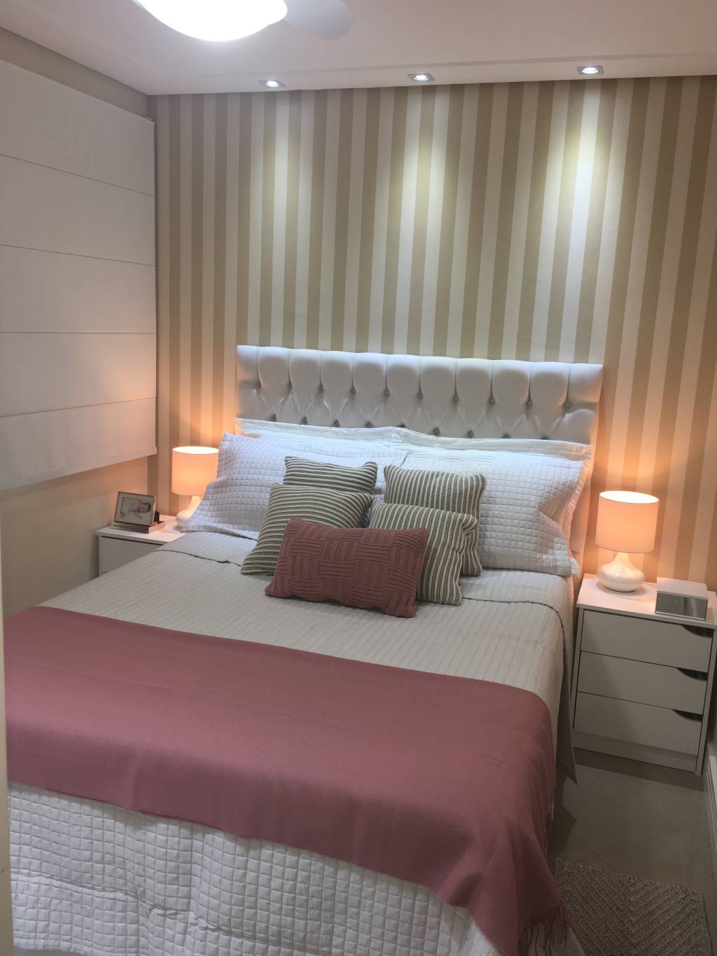 3-bege-e-rosa-dao-ar-provencal-e-delicado-ao-quarto-de-casal 3-bege-e-rosa-dao-ar-provencal-e-delicado-ao-quarto-de-casal
