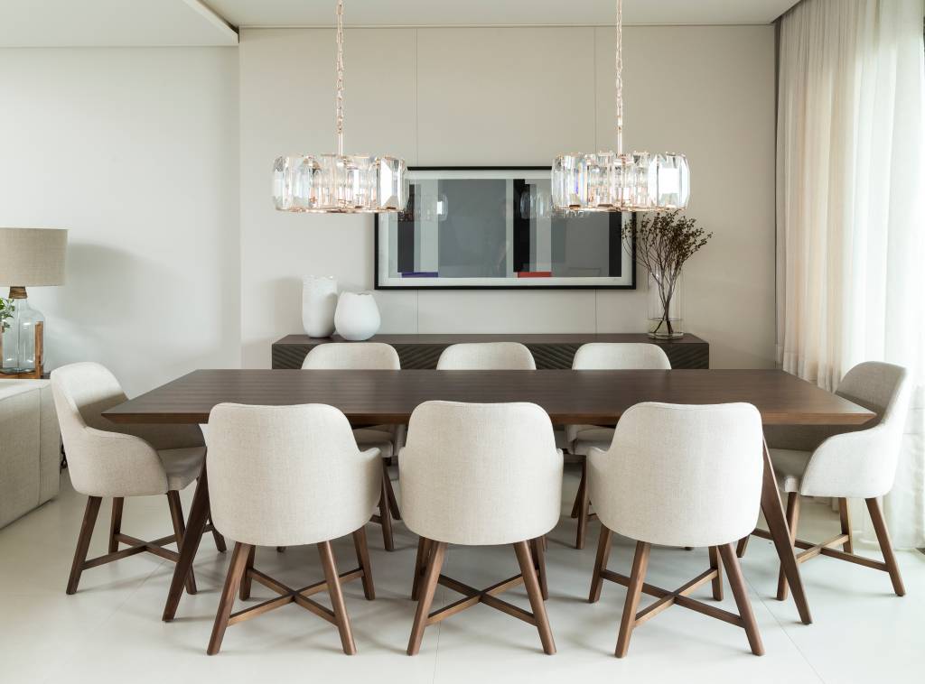 4-Apartamento em Florianópolis com décor neutro que valoriza a vista