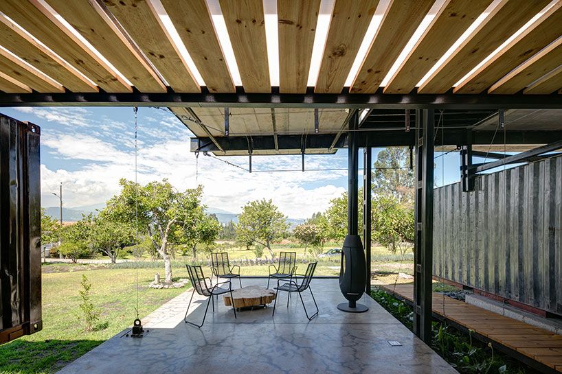 4-conteineres-compoem-casa-luxuosa-no-equador