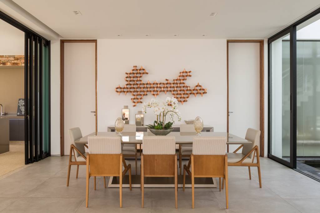 6-Casa em Campinas tem arquitetura minimalista e luz natural abundante