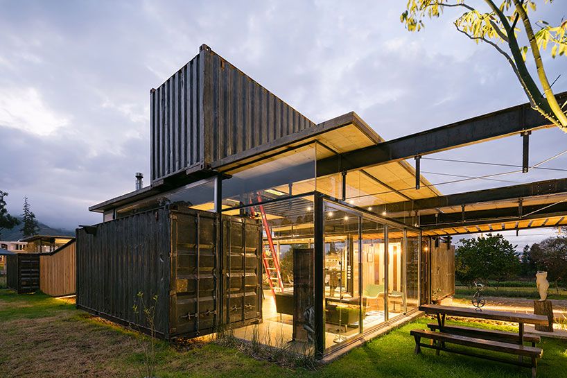 8-conteineres-compoem-casa-luxuosa-no-equador 8-conteineres-compoem-casa-luxuosa-no-equador