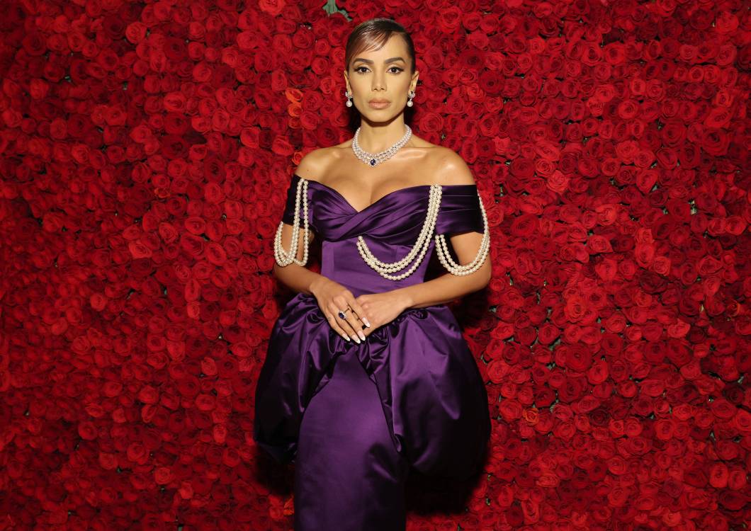 Anitta surgiu em um vestido do estilista Jeremy Scott. Anitta surgiu em um vestido do estilista Jeremy Scott.