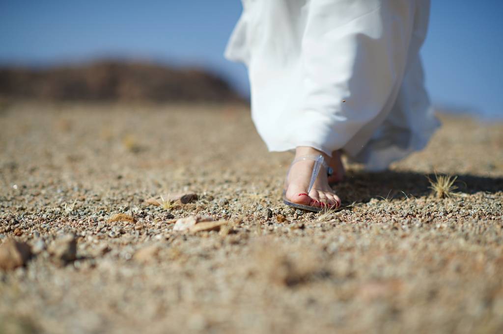 Feet of Desert Bride Noiva de rasteiriha