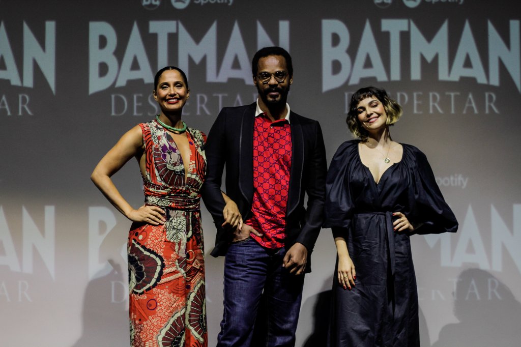 Camila Pitanga, Rocco Pitanga e Tainá Müller, atores de Batman Despertar.