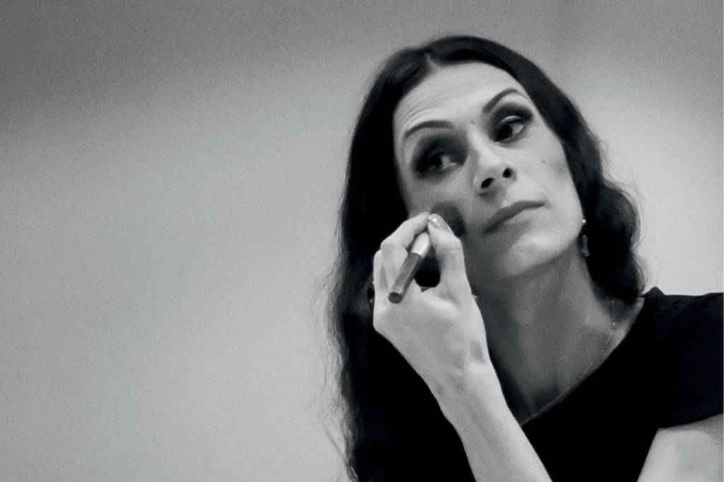 Renata Carvalho lança ao mundo seu Manifesto Transpofágico