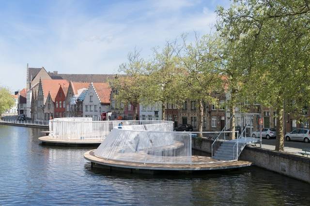 Centro histórico de Bruges é tomado por instalações de arte