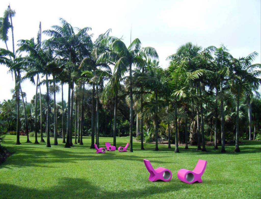 Cappellini-Fish-Chair-Viola-S-Pakhale-FairchildGarden-2014[4]