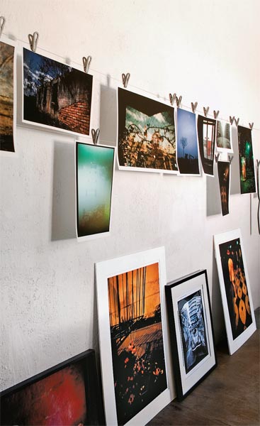 “Emoldurada sem passe-partout, a fotografia passa a sensação de se…