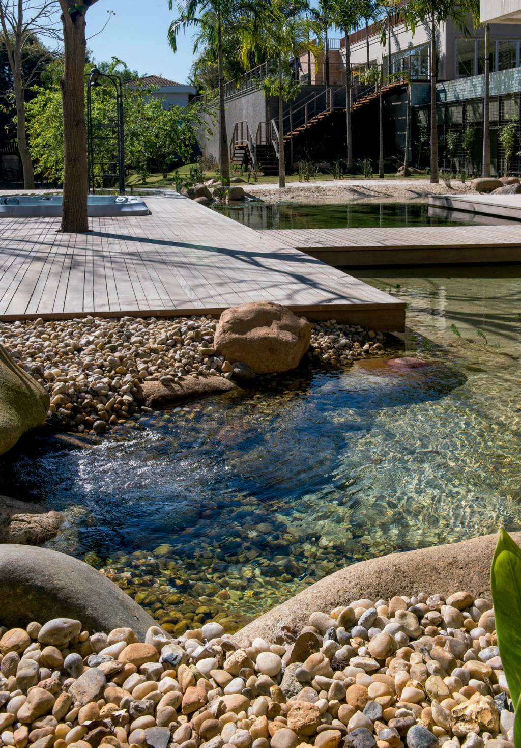 9entre-na-onda-das-piscinas-naturais