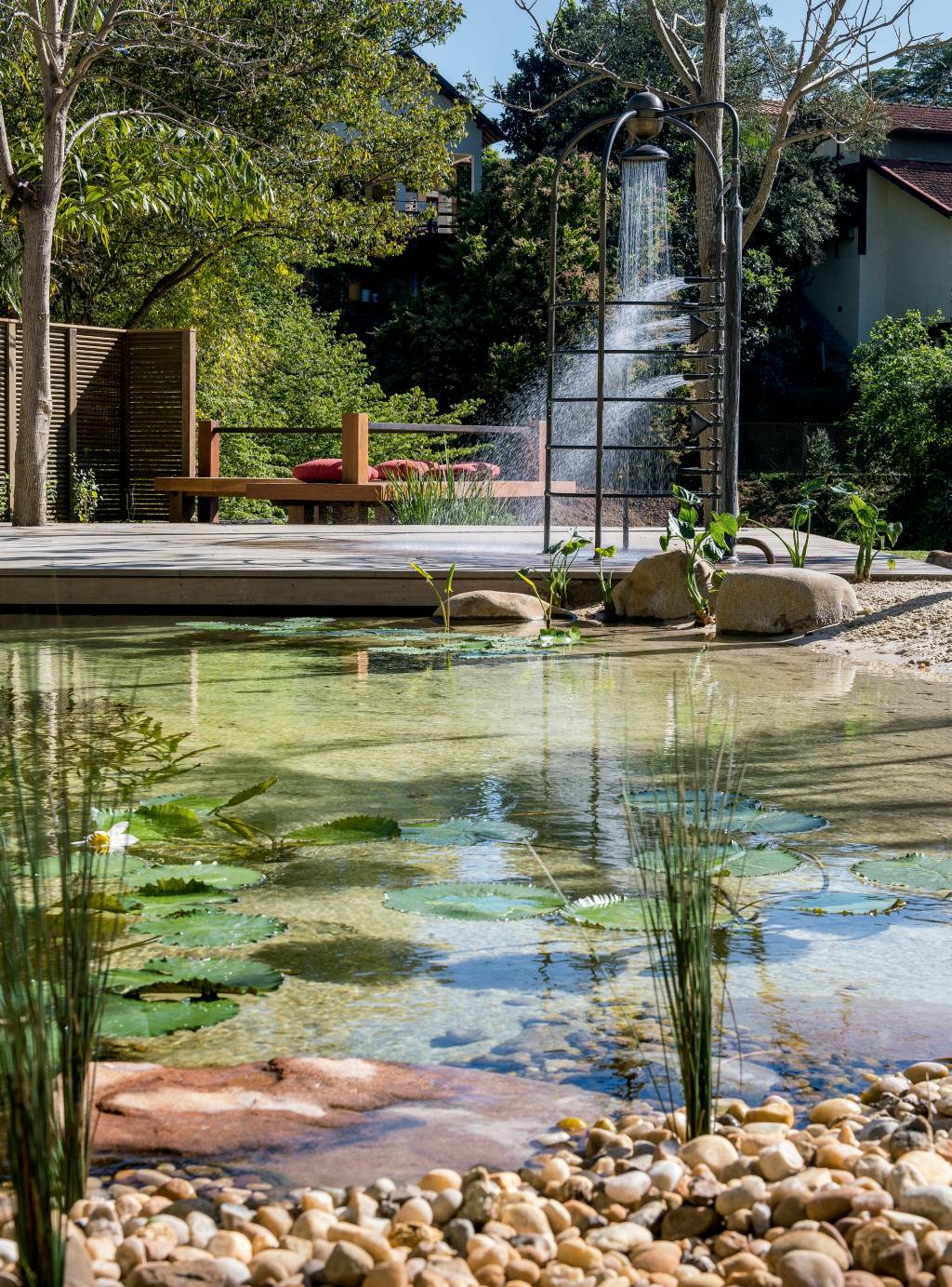 11entre-na-onda-das-piscinas-naturais