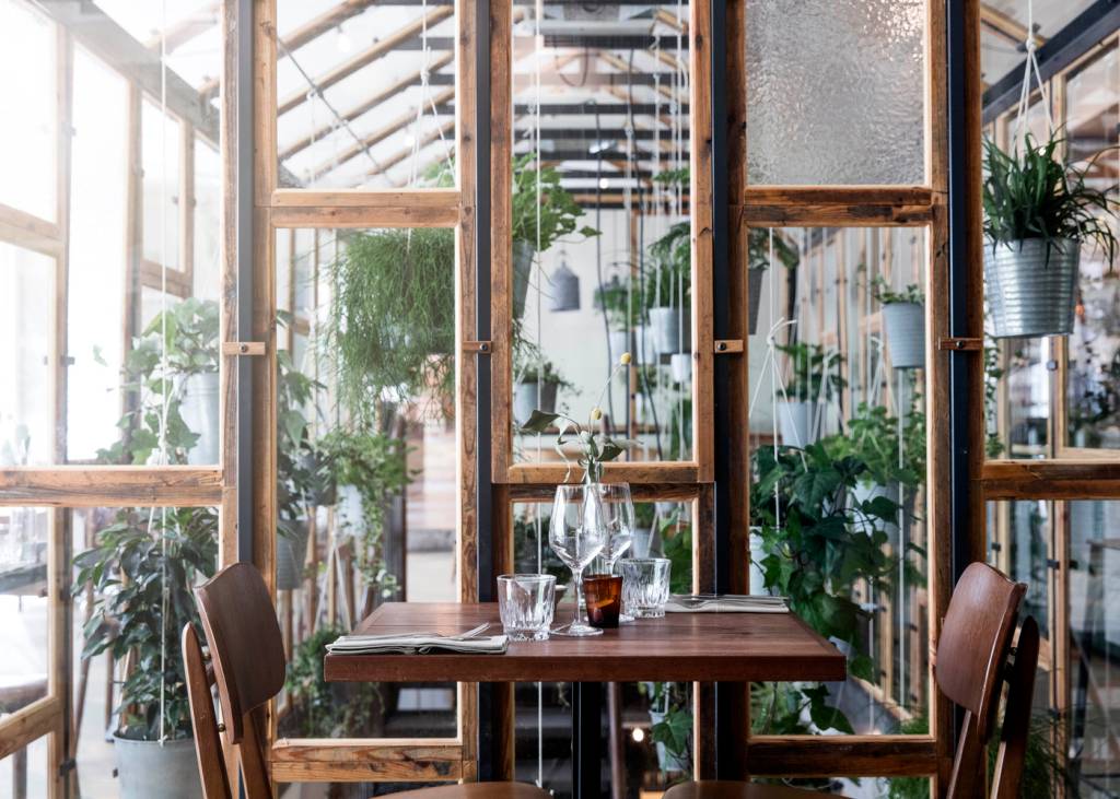 1-inspiracao-do-dia-restaurante-povoado-por-plantas