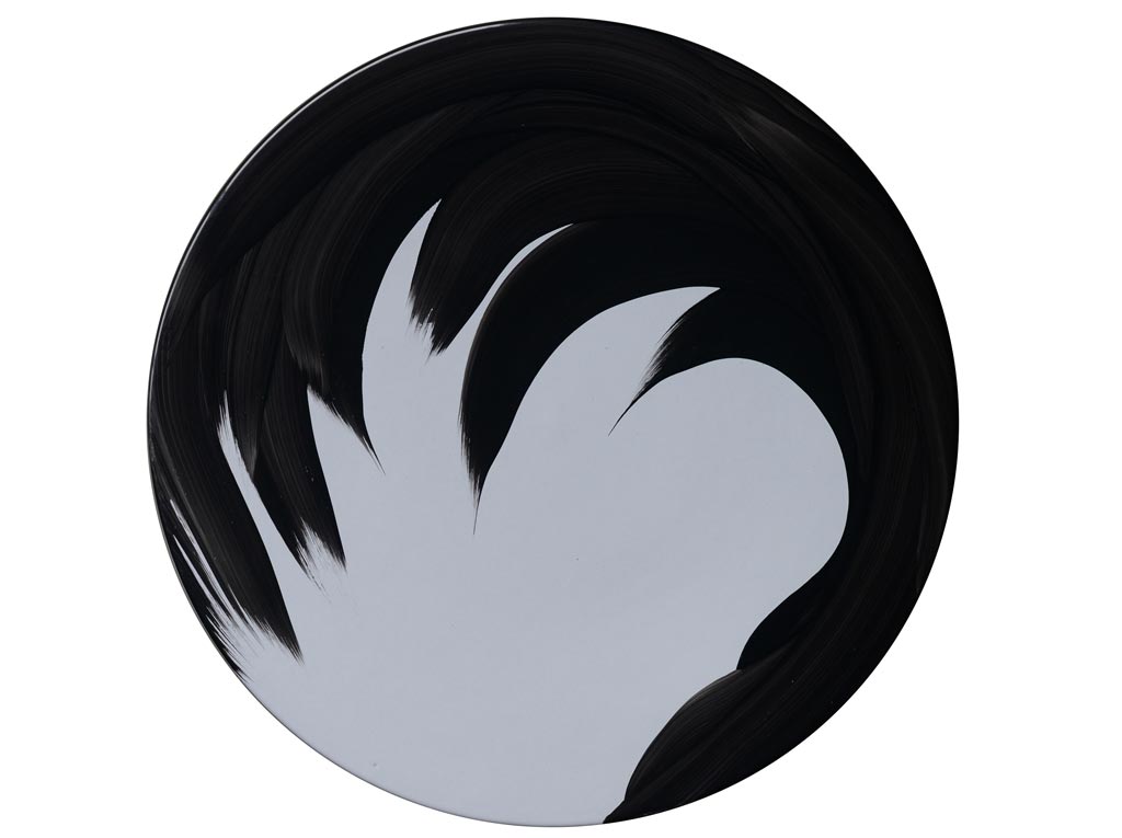 EMERY-&CIE—Assiette-porcelaine-ronde-peinte-à-la-main-motif-VAGUE-en-noir-sur-blanc