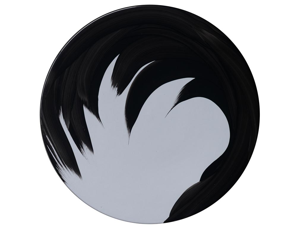 EMERY-&CIE—Assiette-porcelaine-ronde-peinte-à-la-main-motif-VAGUE-en-noir-sur-blanc