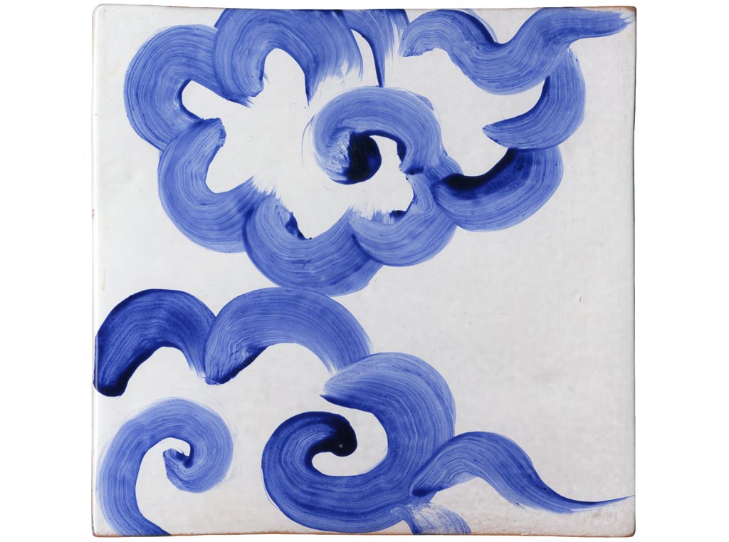 EMERY-&-CIE—Carreau-de-céramique-peint-à-la-main-motif-NUAGES-CHINOIS–3