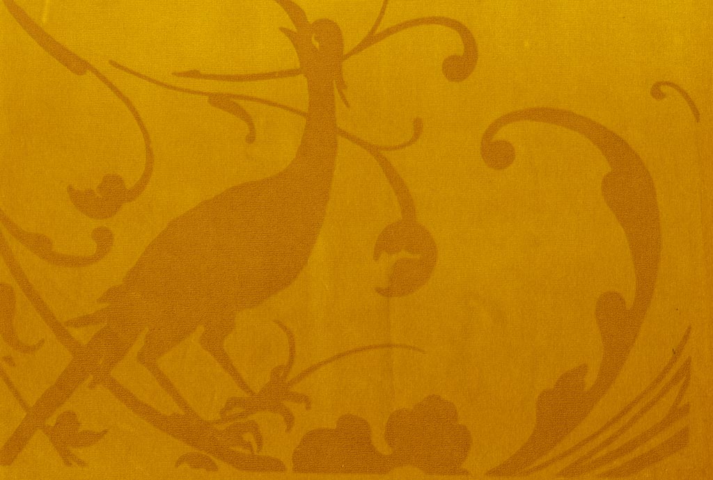 EMERY-&-CIE—Echantillon-impression-Méchants-Oiseaux-sur-velours-Jaune-37