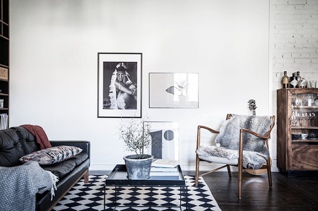 sala-tranquila-com-tapete-xadrez-classico