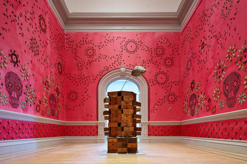 jennifer-angus-smithsonian-american-art-museum-renwick-gallery-in-the-midnight-garden-designboom-02