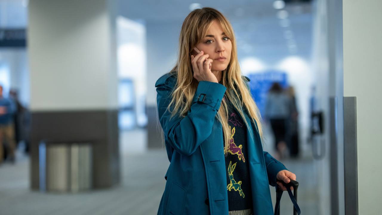 Kaley Cuoco em The Flight Attendant