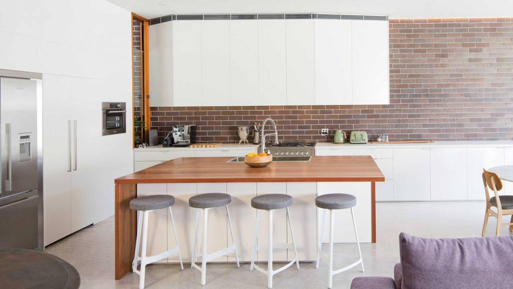 kitchen-white-brick-stools-dec14-20150804155748-q75,dx1920y-u1r1g0,c–