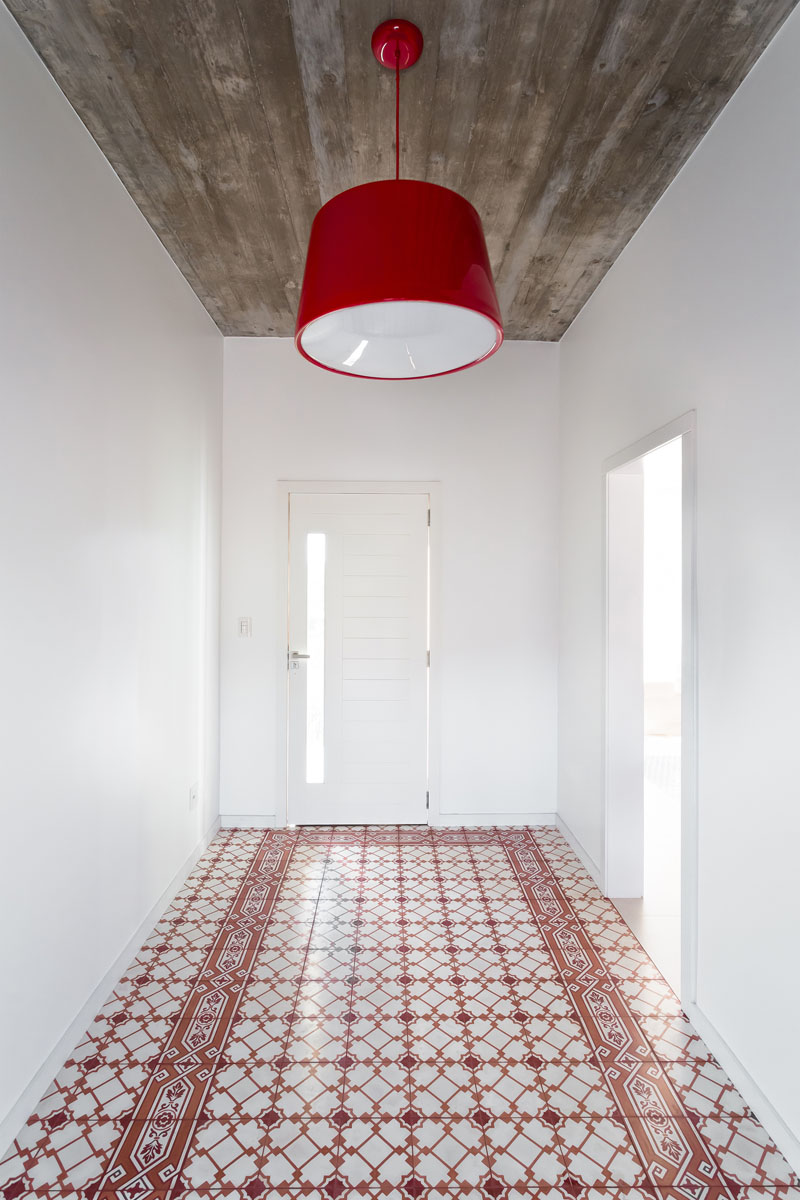 modern-entryway-red-light-tiles-white-walls-140617-1120-03