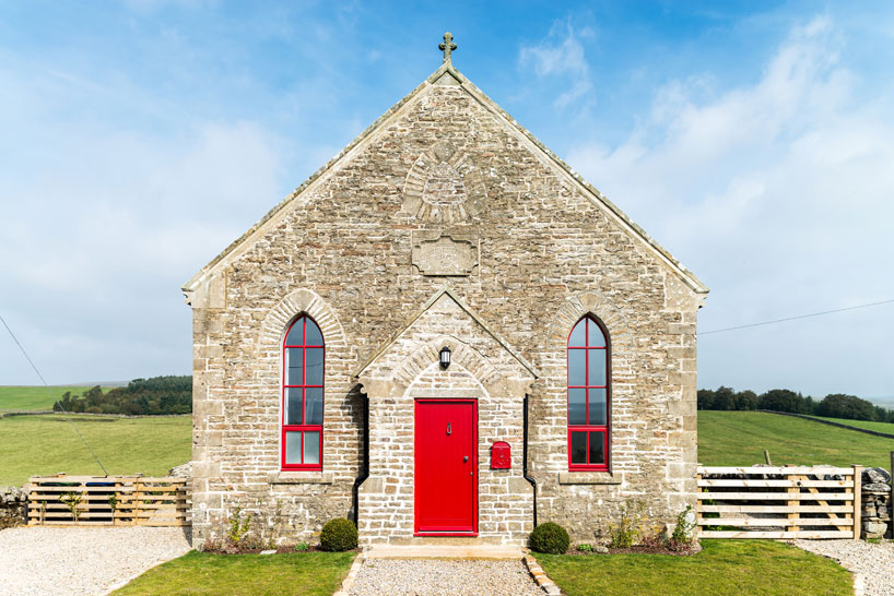 the-chapel-on-the-hill-a-boutique-chapel-conversion-evolution-design-designboom-02