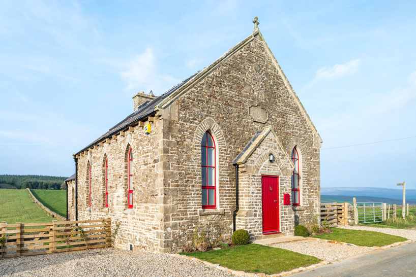 the-chapel-on-the-hill-a-boutique-chapel-conversion-evolution-design-designboom-11