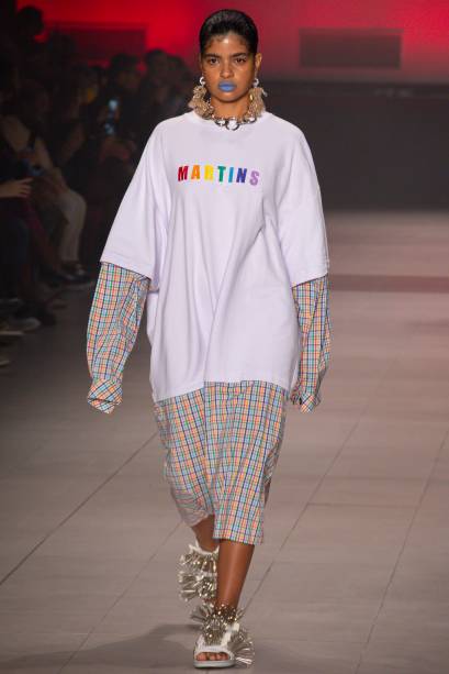 Desfile da coleção verão de Martins na SPFW 2022. Desfile da coleção verão de Martins na SPFW 2022.