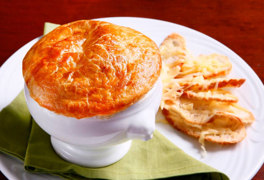 Sopa de cebola, caldo verde e mais: onde tomar sopas e caldos em SP