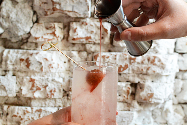 Receita de Drinque Maçã do Amor - Receber Casa Rios