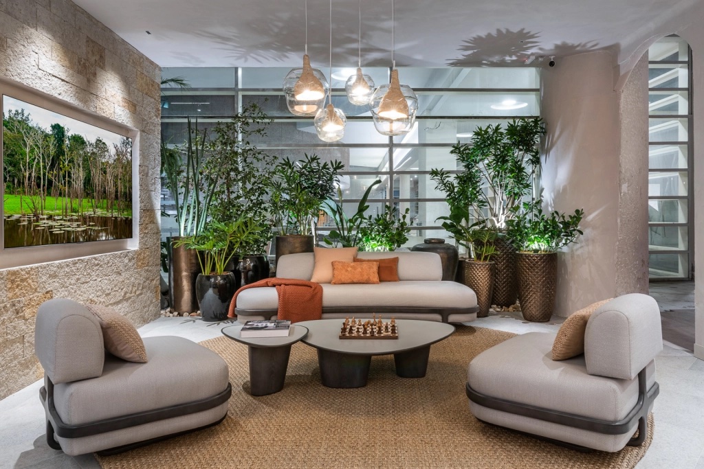 Caio-Bandeira-e-Tiago-Martins-Lounge-Universo-Singular luminárias na casacor são paulo