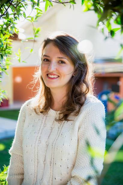 <span>Comunicadora, designer, ativista ambiental<b>,</b> Cristal Muniz decidiu deixar de produzir lixo em 2014. Com o objetivo de incentivar também as pessoas a diminuírem ao máximo a quantidade de lixo que elas produzem, além de expor os problemas ambientais que nosso planeta enfrenta, Cristal fundou o blog "Uma Vida Sem Lixo” em que fala mais sobre o assunto. </span><u></u> <span>Comunicadora, designer, ativista ambiental<b>,</b> Cristal Muniz decidiu deixar de produzir lixo em 2014. Com o objetivo de incentivar também as pessoas a diminuírem ao máximo a quantidade de lixo que elas produzem, além de expor os problemas ambientais que nosso planeta enfrenta, Cristal fundou o blog "Uma Vida Sem Lixo” em que fala mais sobre o assunto. </span><u></u>