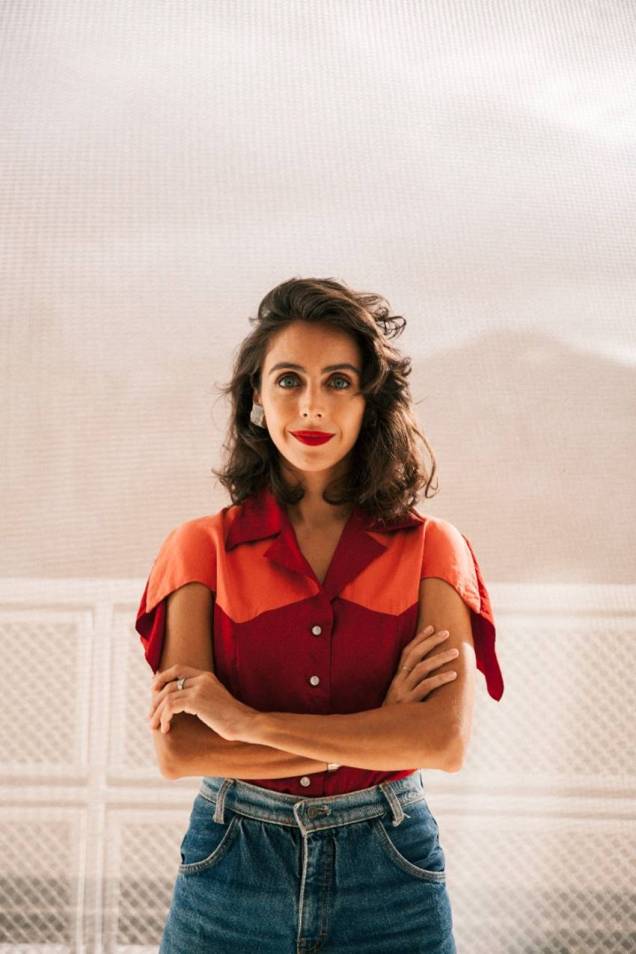 <span>Lutando por uma moda mais sustentável, a comunicadora Giovanna Nader </span><span> é cofundadora do Projeto Gaveta, junto com Raquel Vitti Lino, que incentiva as pessoas a trocarem suas roupas entre si, além de lutar por uma indústria da moda mais humana e sustentável.</span> <span>Lutando por uma moda mais sustentável, a comunicadora Giovanna Nader </span><span> é cofundadora do Projeto Gaveta, junto com Raquel Vitti Lino, que incentiva as pessoas a trocarem suas roupas entre si, além de lutar por uma indústria da moda mais humana e sustentável.</span>