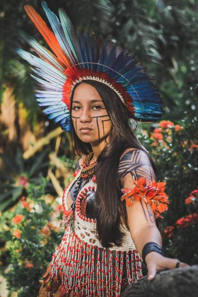 Indígena do povo Sateré Mawé, Samela é estudante de Biologia na Universidade do Estado do Amazonas, ativista ambiental no Fridays For Future Brasil, jovem comunicadora na APIB (Articulação dos Povos Indígenas do Brasil) e da ANMIGA (Articulação Nacional das Mulheres Indígenas Guerreiras da Ancestralidade), além de apresentadora no Canal Reload