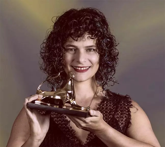 A cineasta brasileira Julia Murat venceu o Leopardo de Ouro no Festival de Locarno, na Suíça.