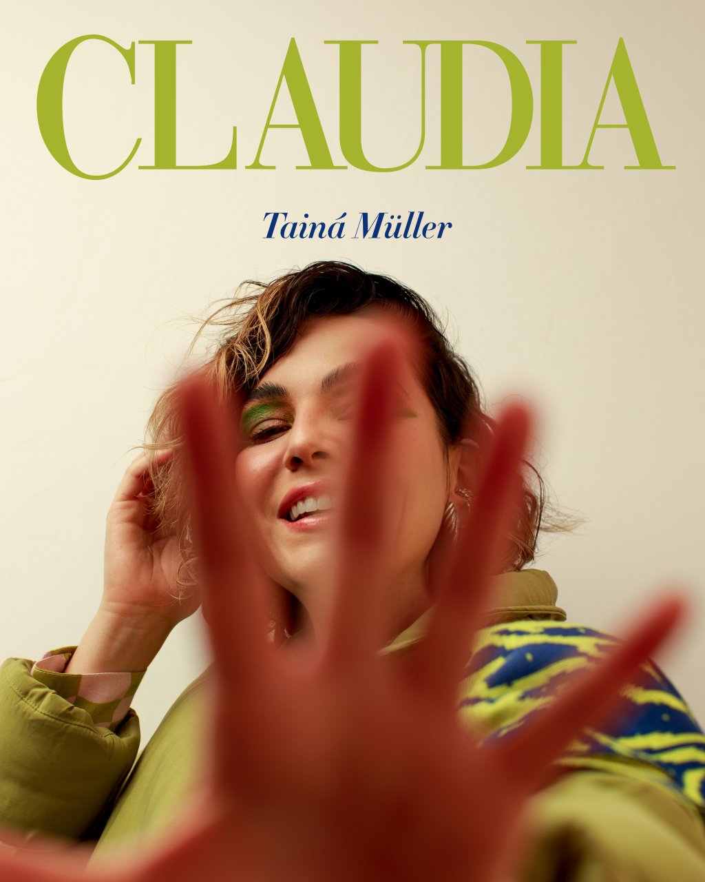 capa agosto claudia