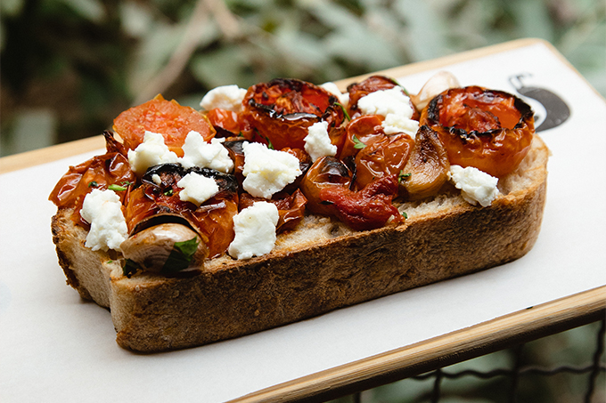 Receita de Tartine de tomates e boursin