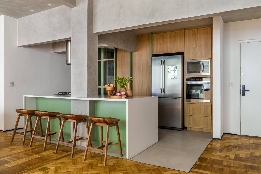 Apartamento no Leme assinado pelo arquiteto RAFAEL RAMOS _ foto 1 reforma de apartamento