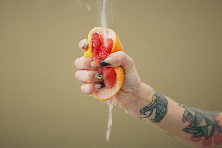 Squirting: ejaculação feminina existe, sim, e vem da bexiga, diz ciência