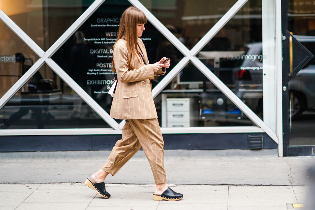 Street Style – LFW September 2019 sapato crog com terno