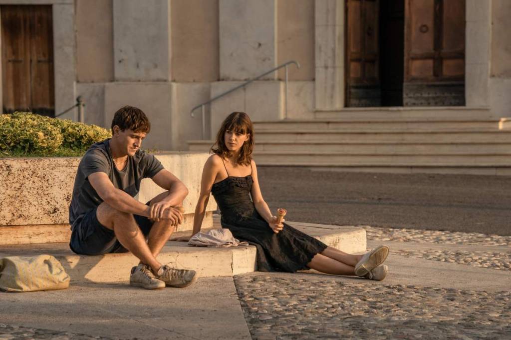 normal-people-01 Pessoas normais: uma história sobre solidão, melancolia e amor